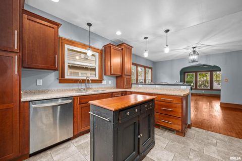 Tiny photo for 344 W GARFIELD Street, Davenport, IA 52803 (MLS # QC4268745)