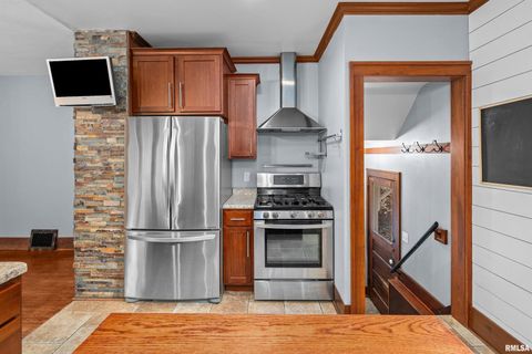 Tiny photo for 344 W GARFIELD Street, Davenport, IA 52803 (MLS # QC4268745)