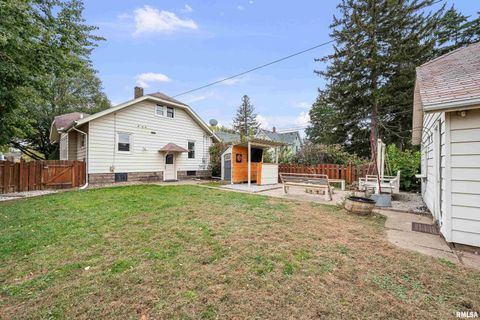 Tiny photo for 344 W GARFIELD Street, Davenport, IA 52803 (MLS # QC4268745)