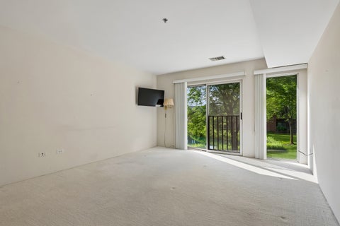 Tiny photo for 381 Kelburn Road #214, Deerfield, IL 60015 (MLS # 12727458)