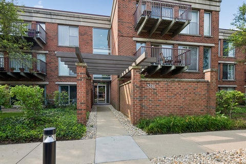 Photo of 381 Kelburn Road #214, Deerfield, IL 60015 (MLS # 12727458)