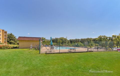Tiny photo for 6630 S Brainard Avenue #203, Countryside, IL 60525 (MLS # 12465548)