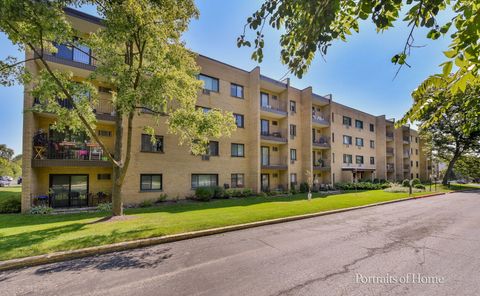 Photo of 6630 S Brainard Avenue #203, Countryside, IL 60525 (MLS # 12465548)