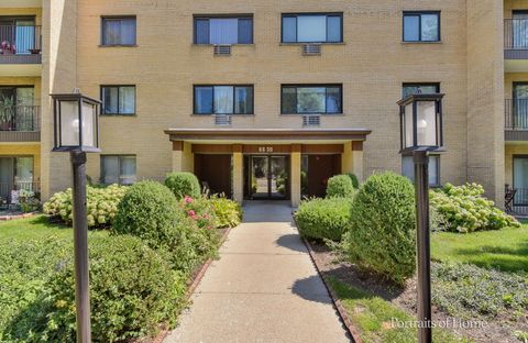 Tiny photo for 6630 S Brainard Avenue #203, Countryside, IL 60525 (MLS # 12465548)