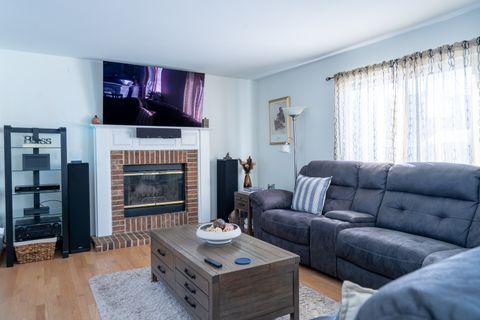 Tiny photo for 5875 Constitution Avenue, Gurnee, IL 60031 (MLS # 12554027)