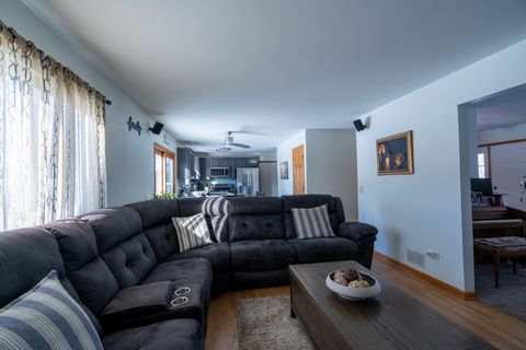 Tiny photo for 5875 Constitution Avenue, Gurnee, IL 60031 (MLS # 12554027)