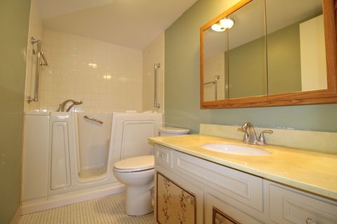 Tiny photo for 1025 S Fernandez Avenue #1D, Arlington Heights, IL 60005 (MLS # 12526927)
