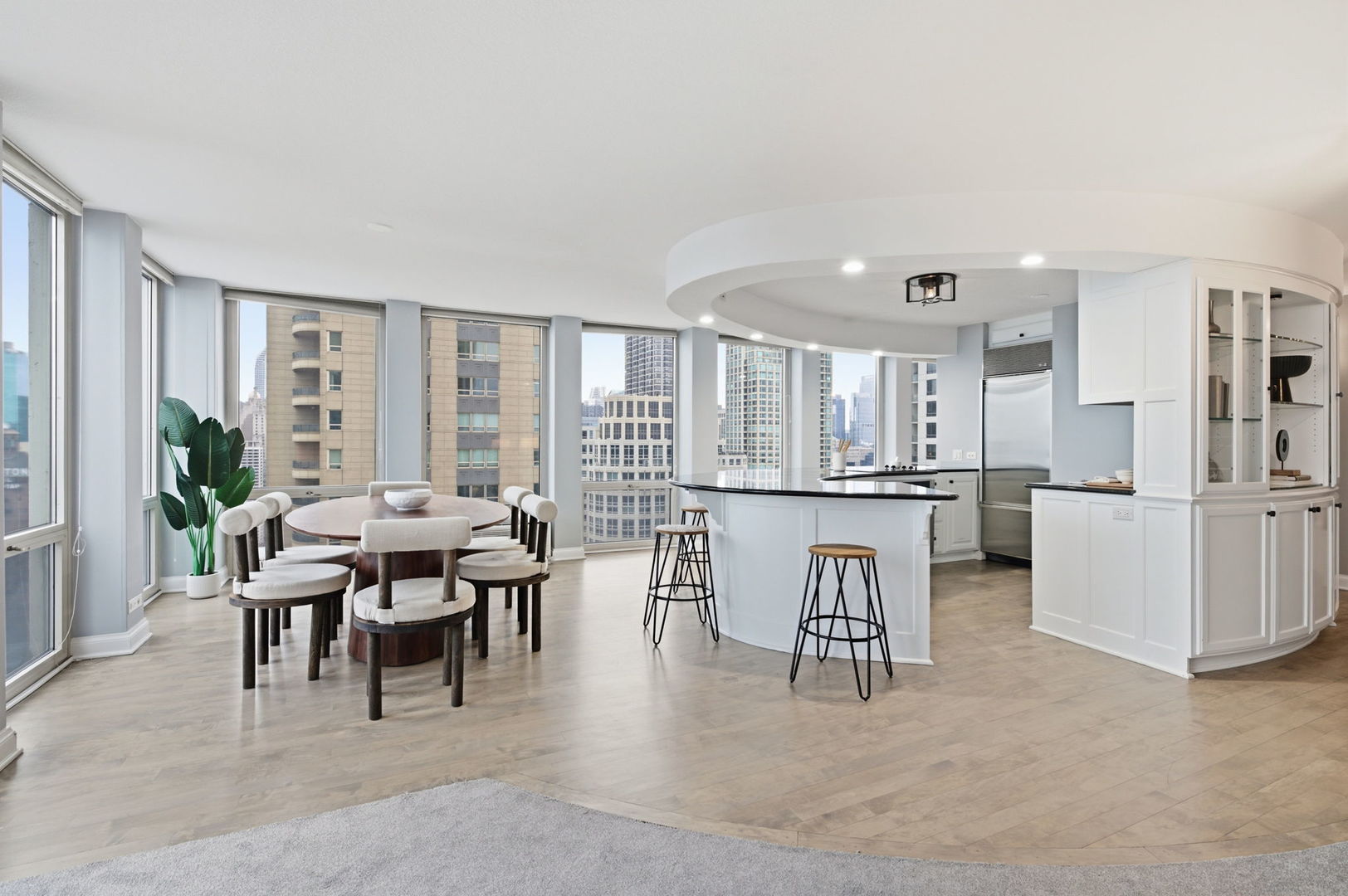 111 E Chestnut Street 37K