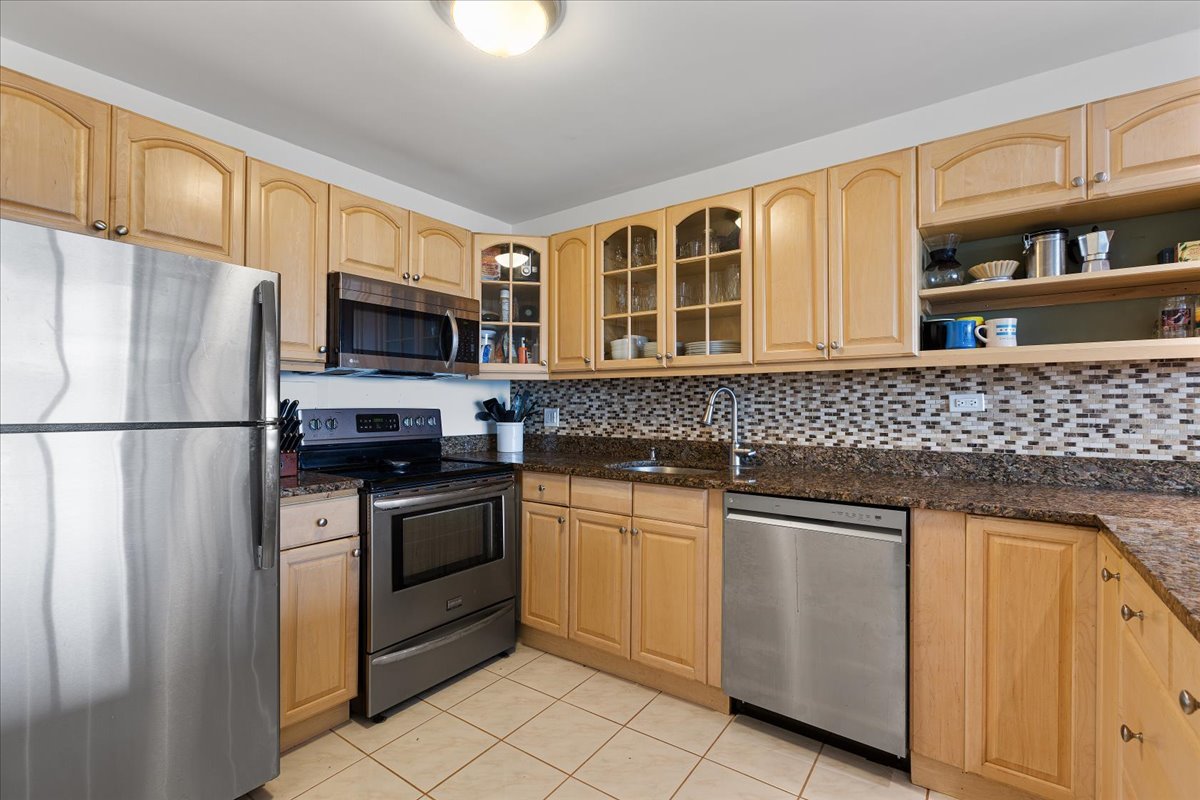 2754 N Hampden Court 1101
