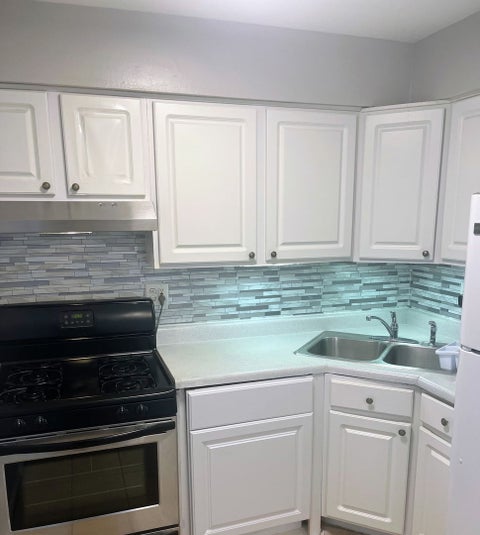 Tiny photo for 1227 S Harlem Avenue #301, Berwyn, IL 60402 (MLS # 12756890)