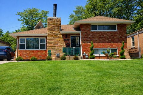 Photo of 17112 Whittier Avenue, Hazel Crest, IL 60429 (MLS # 12604829)