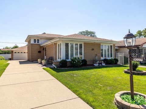 Photo of 9227 Merrill Avenue, Morton Grove, IL 60053 (MLS # 12699159)