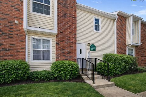 Photo of 1235 Wyndham Court #203, Palatine, IL 60074 (MLS # 12548572)