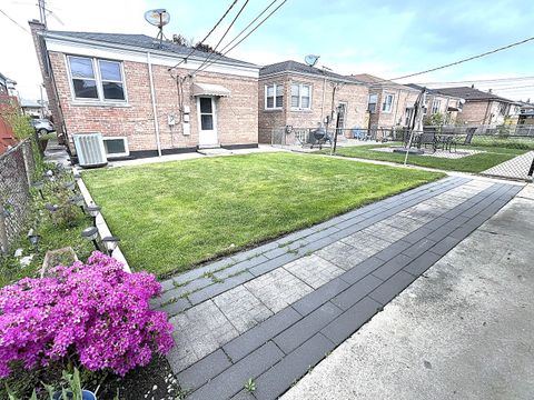 Tiny photo for 3939 W 84th Place, Chicago, IL 60652 (MLS # 12636317)