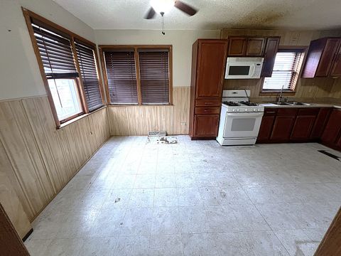Tiny photo for 3939 W 84th Place, Chicago, IL 60652 (MLS # 12636317)