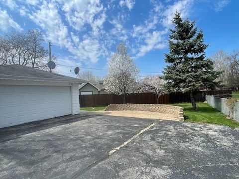 Tiny photo for 8574 W 73rd Place, Justice, IL 60458 (MLS # 12613753)