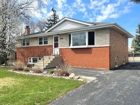 Tiny photo for 8574 W 73rd Place, Justice, IL 60458 (MLS # 12613753)