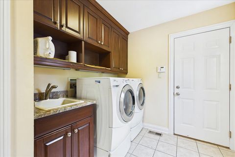 Tiny photo for 4 Exmoor Lane, Lincolnshire, IL 60069 (MLS # 12642182)
