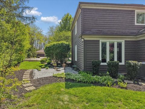 Tiny photo for 4 Exmoor Lane, Lincolnshire, IL 60069 (MLS # 12642182)