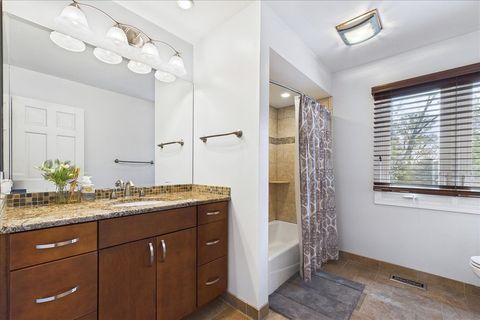 Tiny photo for 4 Exmoor Lane, Lincolnshire, IL 60069 (MLS # 12642182)