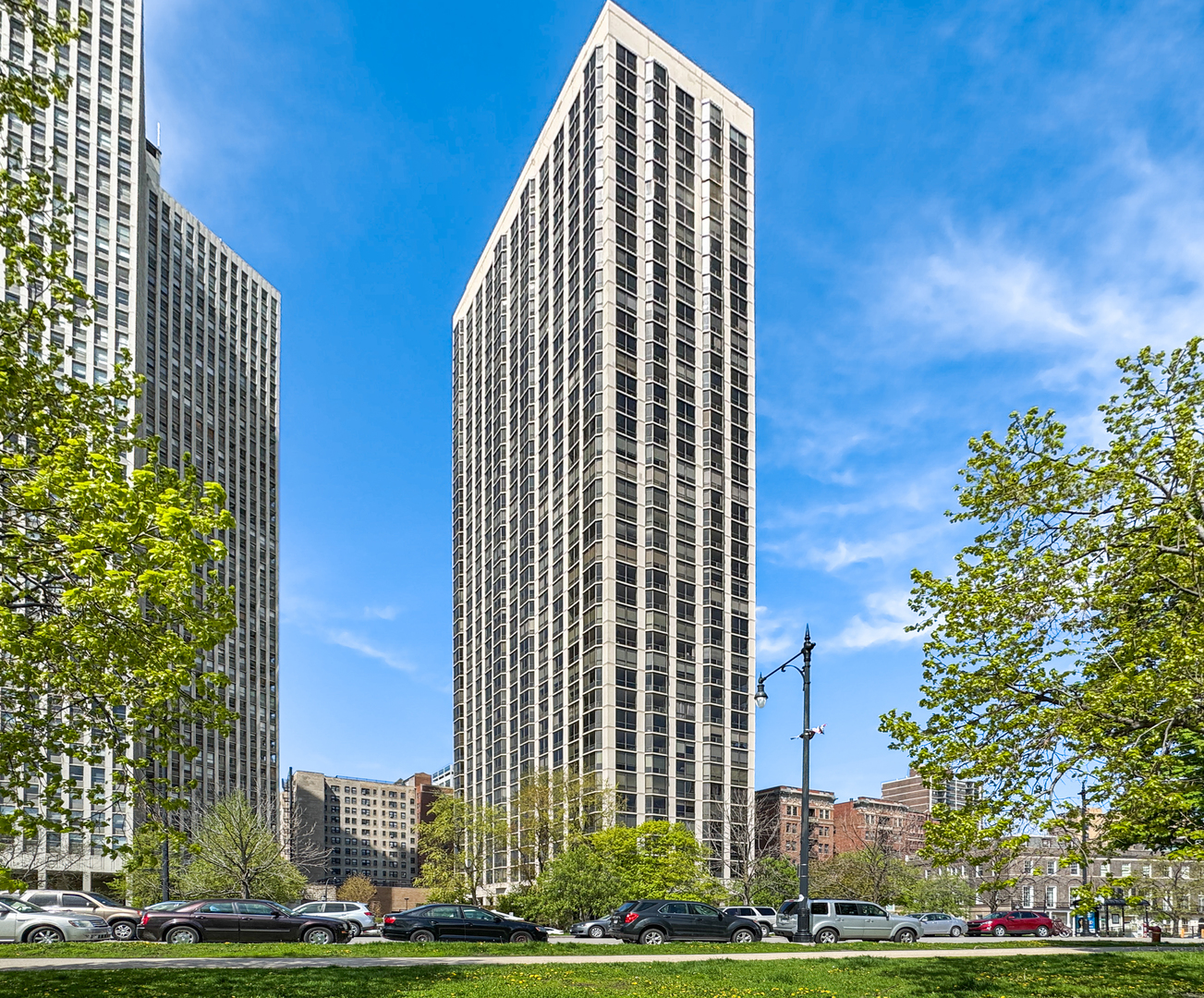 2650 N Lakeview Avenue 3102-04