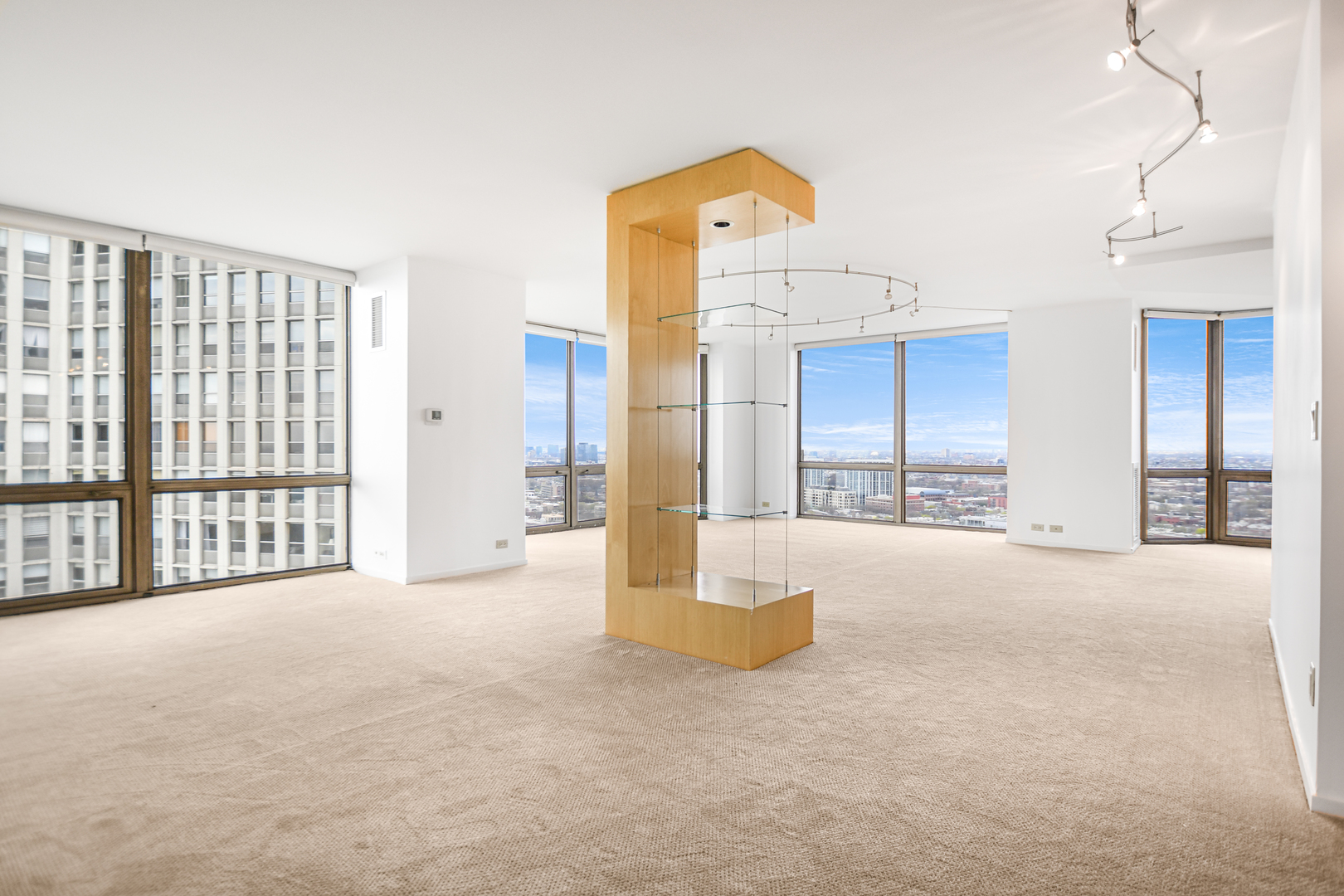 2650 N Lakeview Avenue 3102-04