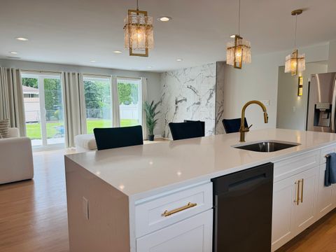 Tiny photo for 860 S 10th Avenue, La Grange, IL 60525 (MLS # 12624782)