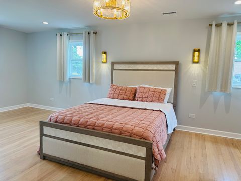 Tiny photo for 860 S 10th Avenue, La Grange, IL 60525 (MLS # 12624782)