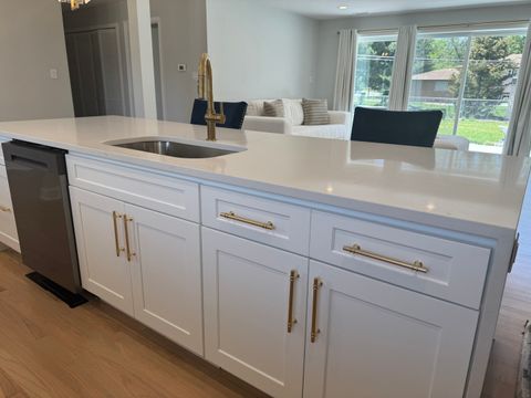 Tiny photo for 860 S 10th Avenue, La Grange, IL 60525 (MLS # 12624782)