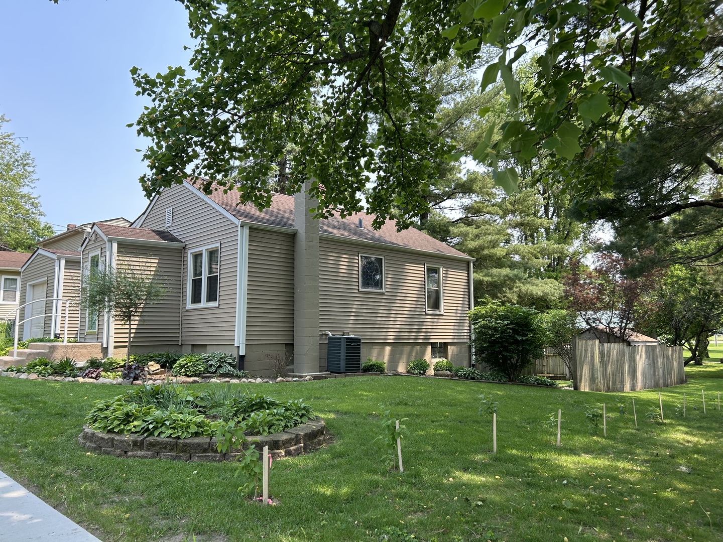 727 Elgin Street