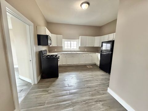 Tiny photo for 1501 W 6th Street, Davenport, IA 52802 (MLS # 12567951)