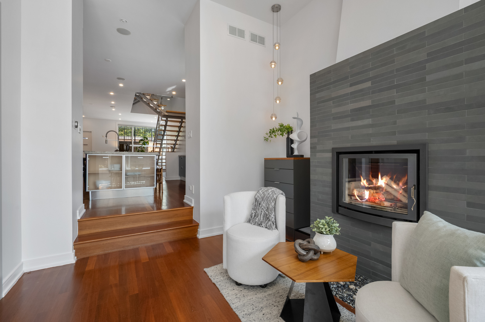 1850 W THOMAS Street