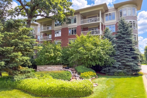 Photo of 425 Benjamin Drive #207, Vernon Hills, IL 60061 (MLS # 12755603)