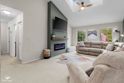 Tiny photo for 178 Wildberry Court, Aurora, IL 60504 (MLS # 12491629)