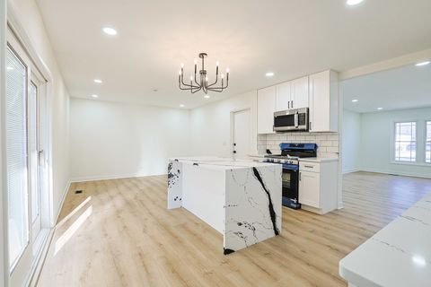 Tiny photo for 7784 Huntington Circle S, Hanover Park, IL 60133 (MLS # 12546368)