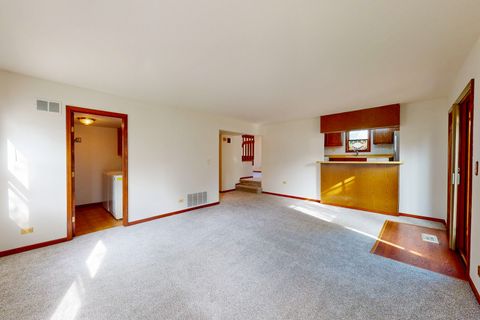 Tiny photo for 409 New York Lane, Elk Grove Village, IL 60007 (MLS # 12488655)