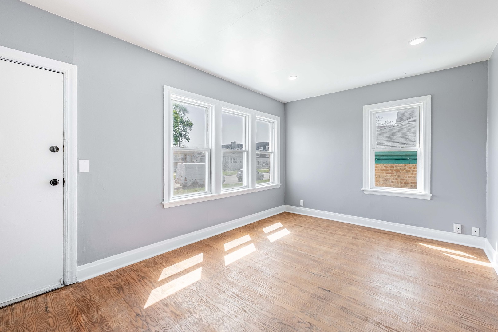 7614 W 63rd Place