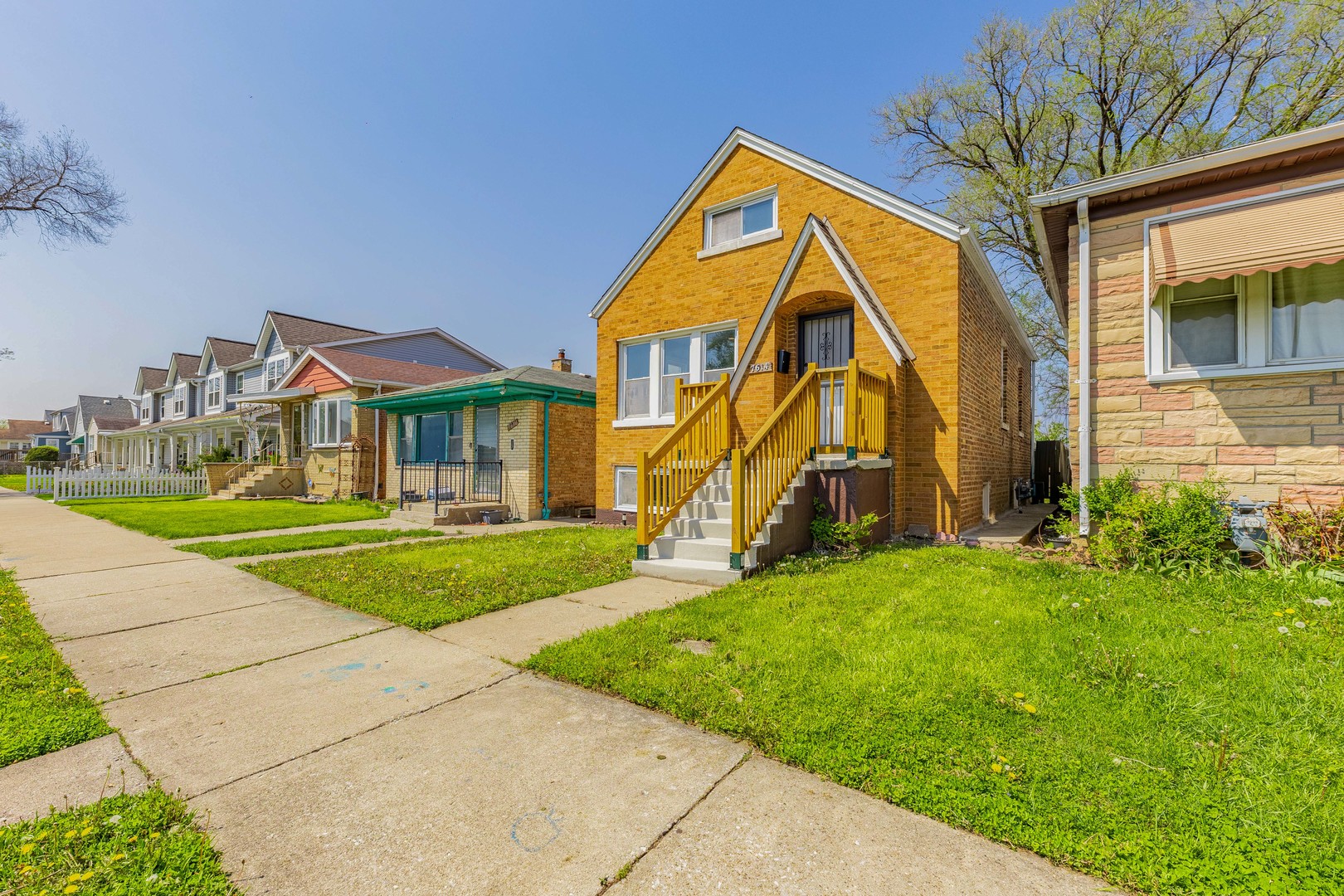 7614 W 63rd Place