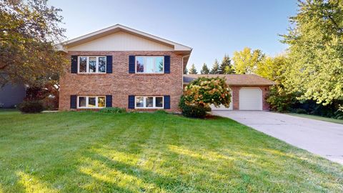 6 Saddlewood Court Sugar Grove IL 60554