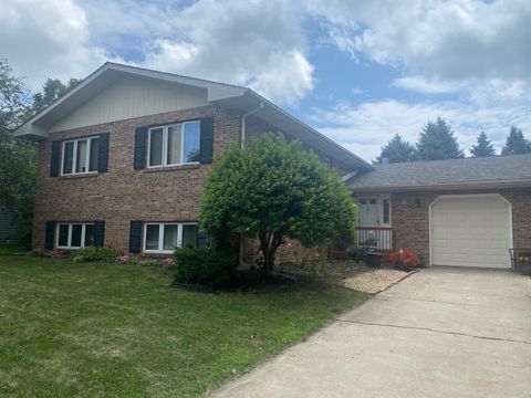 Tiny photo for 6 Saddlewood Court, Sugar Grove, IL 60554 (MLS # 12429300)