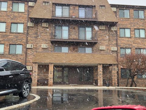 6800 W Raven Street 205 Chicago IL 60631