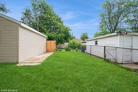 Tiny photo for 12529 S Loomis Street, Calumet Park, IL 60827 (MLS # 12568751)