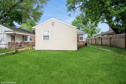 Tiny photo for 12529 S Loomis Street, Calumet Park, IL 60827 (MLS # 12568751)