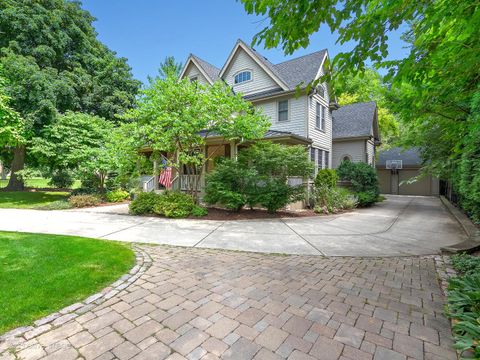 Tiny photo for 117 N Monroe Street, Hinsdale, IL 60521 (MLS # 12496639)