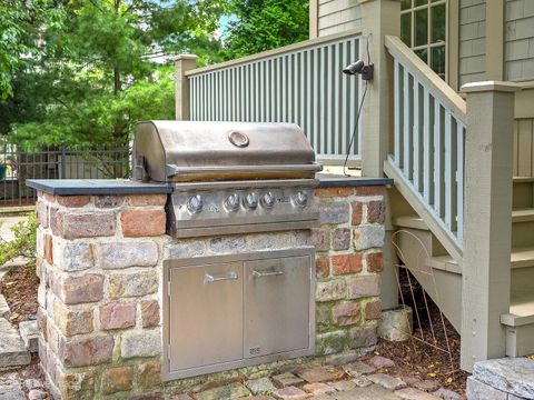 Tiny photo for 117 N Monroe Street, Hinsdale, IL 60521 (MLS # 12496639)