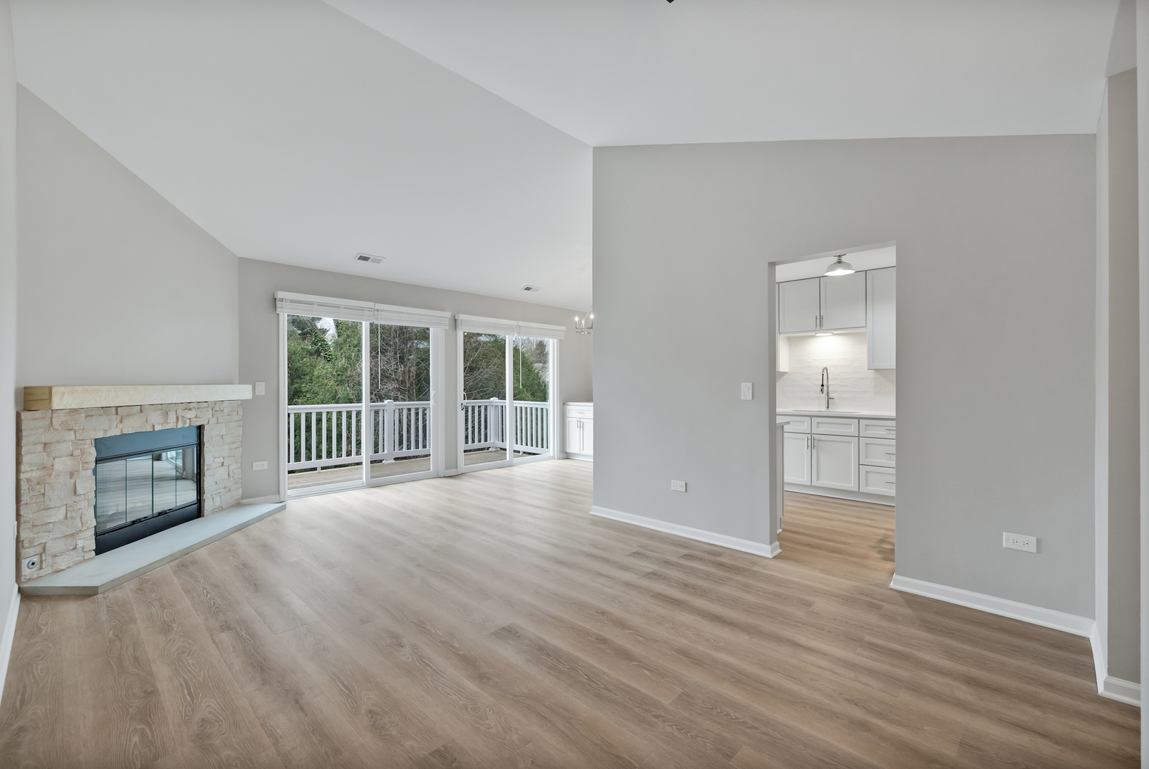 0N115 Windermere Road 2106