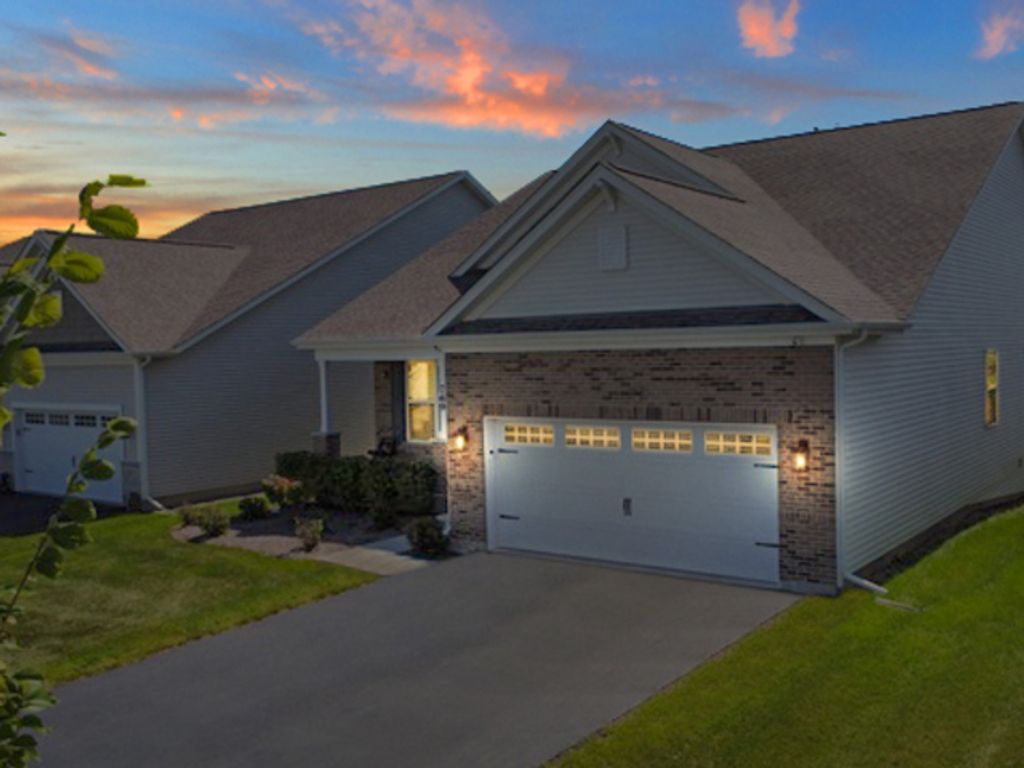 Photo for 769 W Fairway Drive, Addison, IL 60101 (MLS # 12496799)