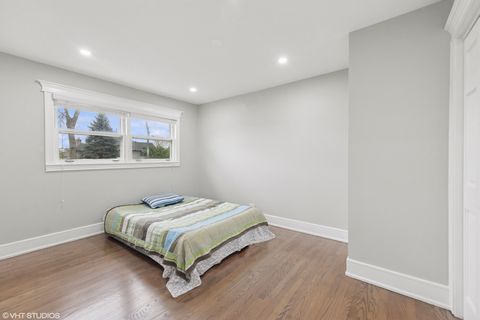 Tiny photo for 932 60th Place, Downers Grove, IL 60516 (MLS # 12507092)