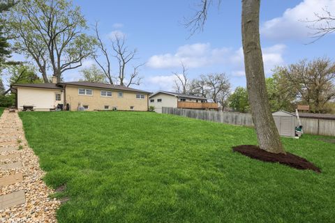 Tiny photo for 932 60th Place, Downers Grove, IL 60516 (MLS # 12507092)