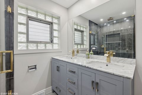 Tiny photo for 932 60th Place, Downers Grove, IL 60516 (MLS # 12507092)